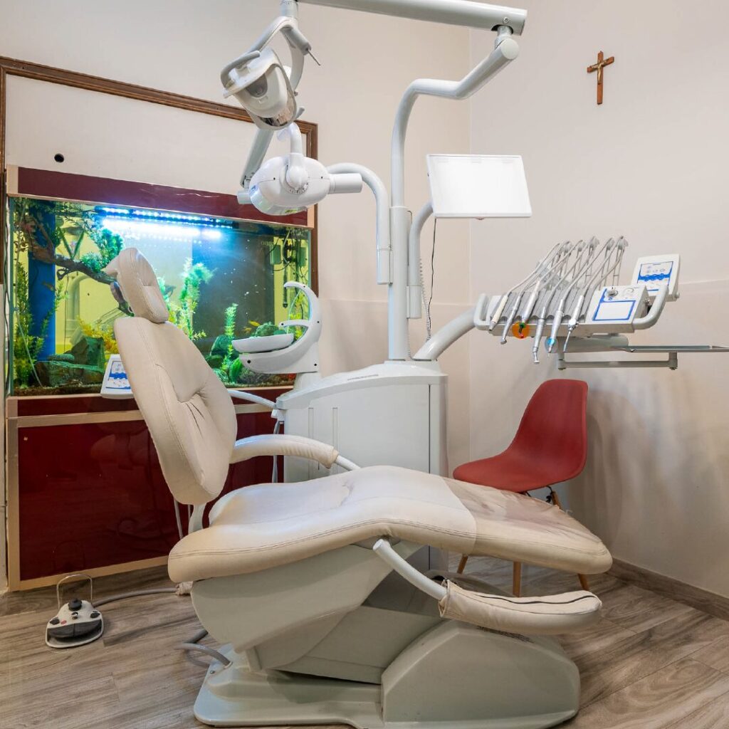 Implantología, Rehabilitación dental, Limpieza dental, Operatoria dental, Endodoncia mecanizada, Ortopedia y ortodoncia, Estética dental en Bahía Blanca - Consultorio odontológico privado.