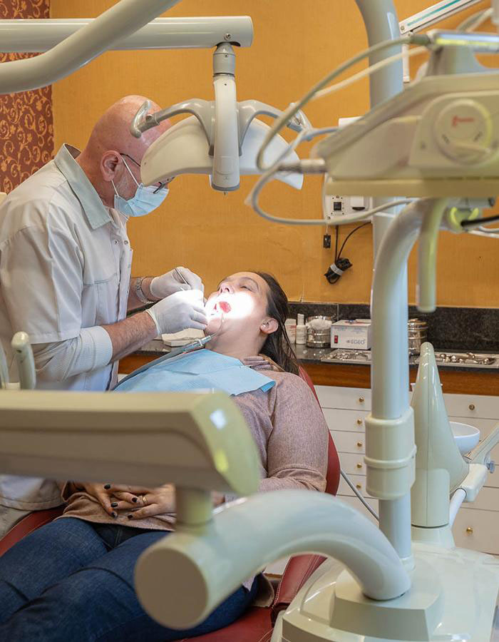venier-odontologia-dentista-bahia-blanca-dentistas-zona-caries-ortodoncia-bruxismo-fluorosis-implantes-coronarios-corona-clinica-odontologica-consultorio-bruxismo-placas-coronas-0002